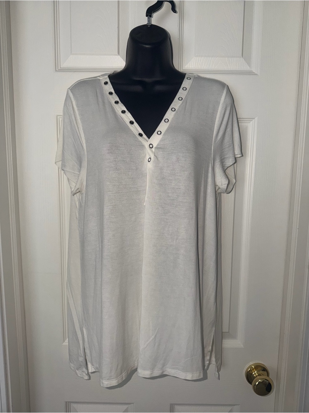 American Eagle Ivory Short-Sleeve Grommet Henley Tunic Top
